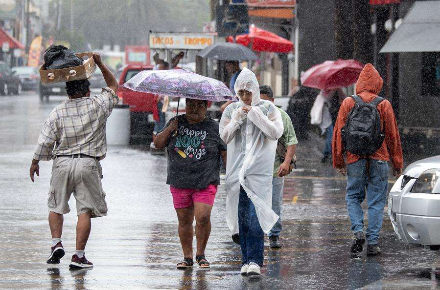 Confirman tres muertos por tormenta tropical Alberto en México