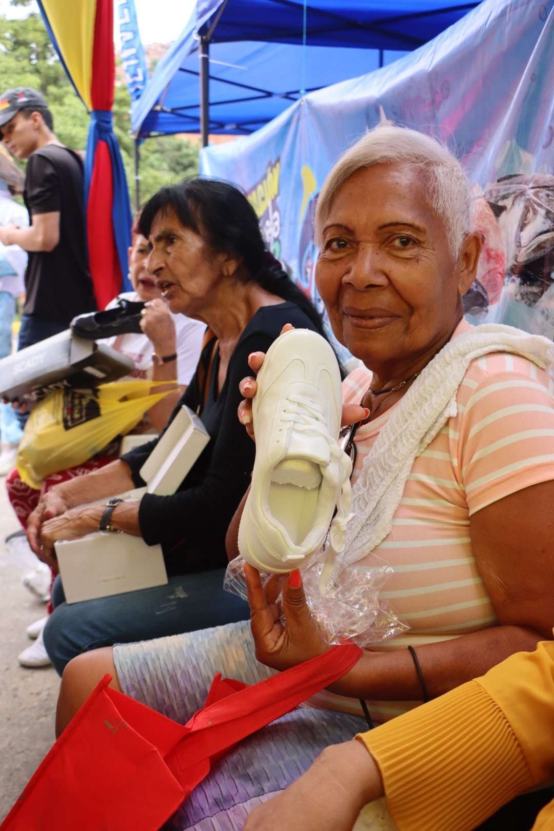 Realizan jornada de atención a los abuelos y abuelas en la parroquia Macarao