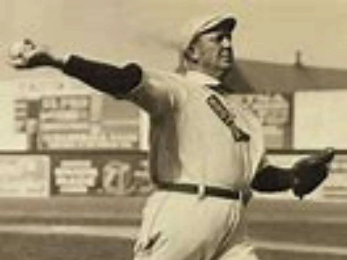El trofeo Cy Young, mucho más famoso que el pitcher Cy Young
