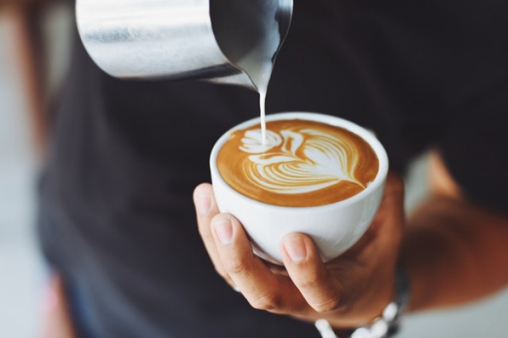 ¿Hasta qué hora se puede tomar café para evitar el insomnio?