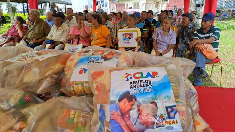 Entregan combos Clap especial a más de 1.700 abuelos en Barinas