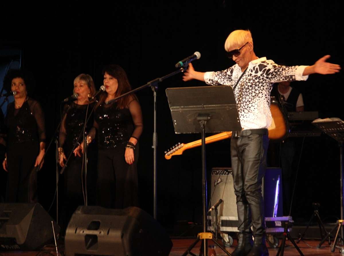 Colina conmovióen el Teatro Nacional