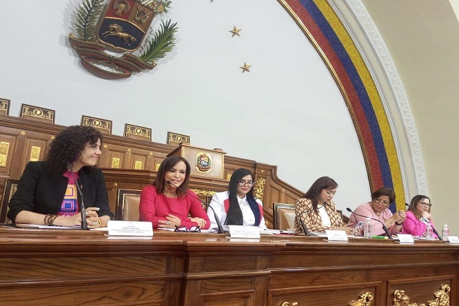 Viceministra Coromoto Godoy Calderón destaca el rol de las diplomáticas venezolanas en el servicio exterior - FOTO