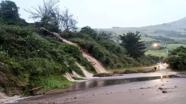 Reportan ocho fallecidos tras lluvias persistentes en Puyo, Ecuador