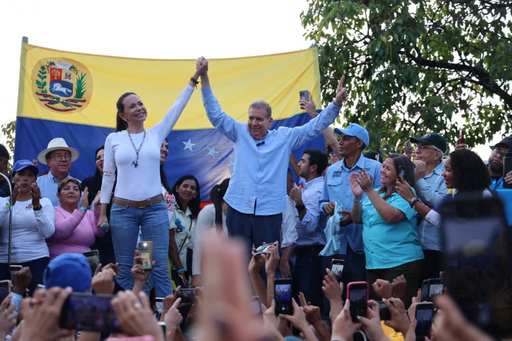"hasta la última mesa de votación vamos a estar los ciudadanos venezolanos vigilando y defendiendo cada voto"