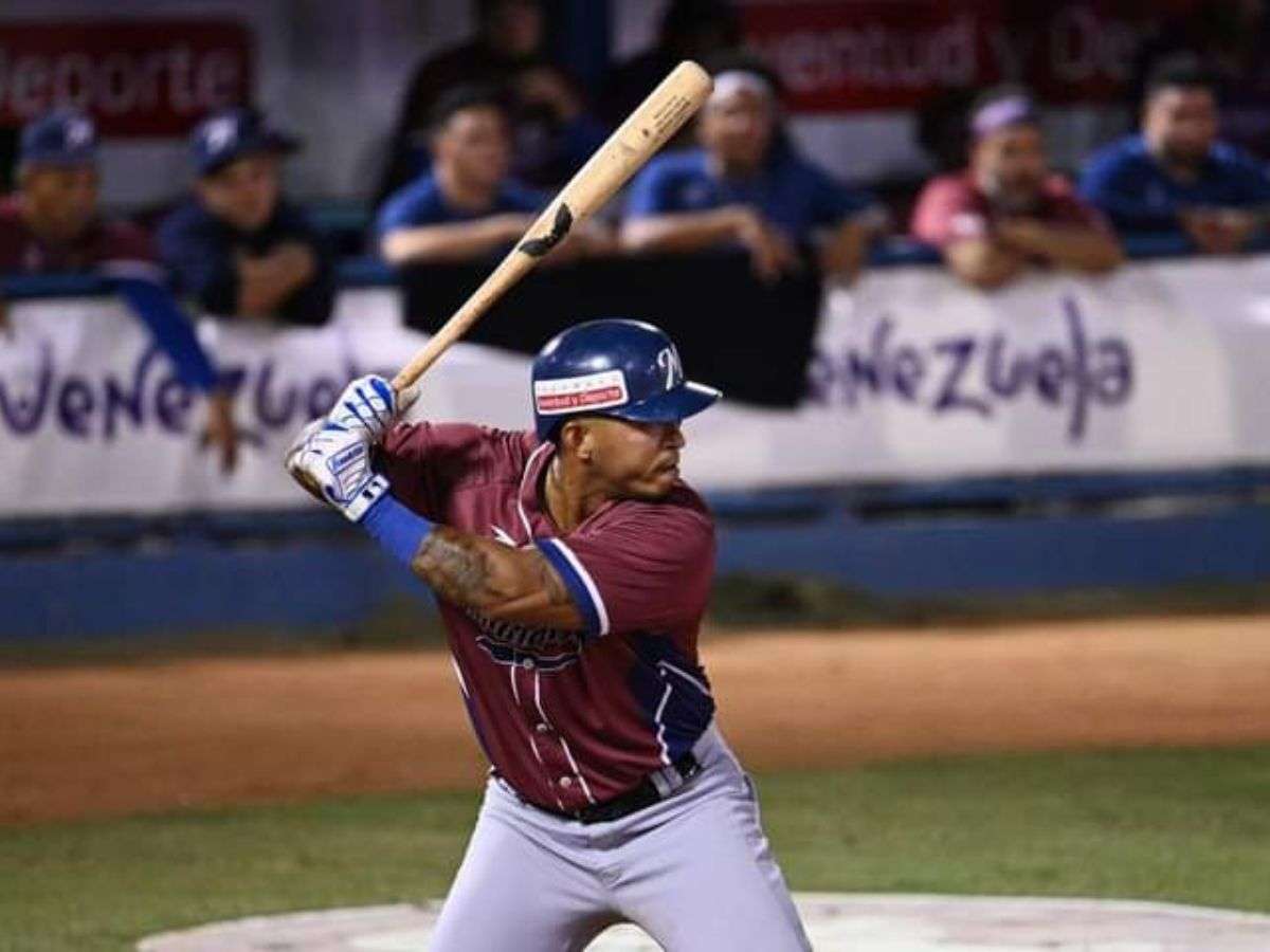 Edgar Durán destacó en victoria de Marineros