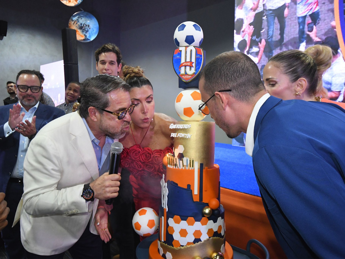 Academia Puerto Cabello se lució en décimo aniversario