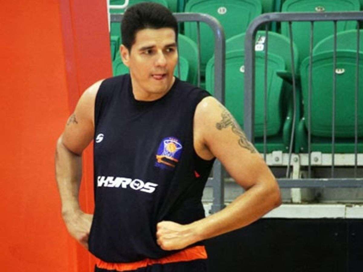 Hebert Bayona sabe mover las piezas en Frontinos
