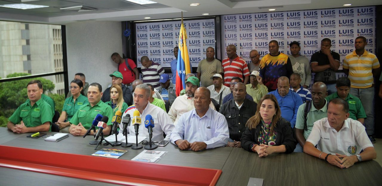 Luis Eduardo Martínez se compromete con los trabajadores a llevar sueldos, salarios, jubilaciones y pensiones a $300