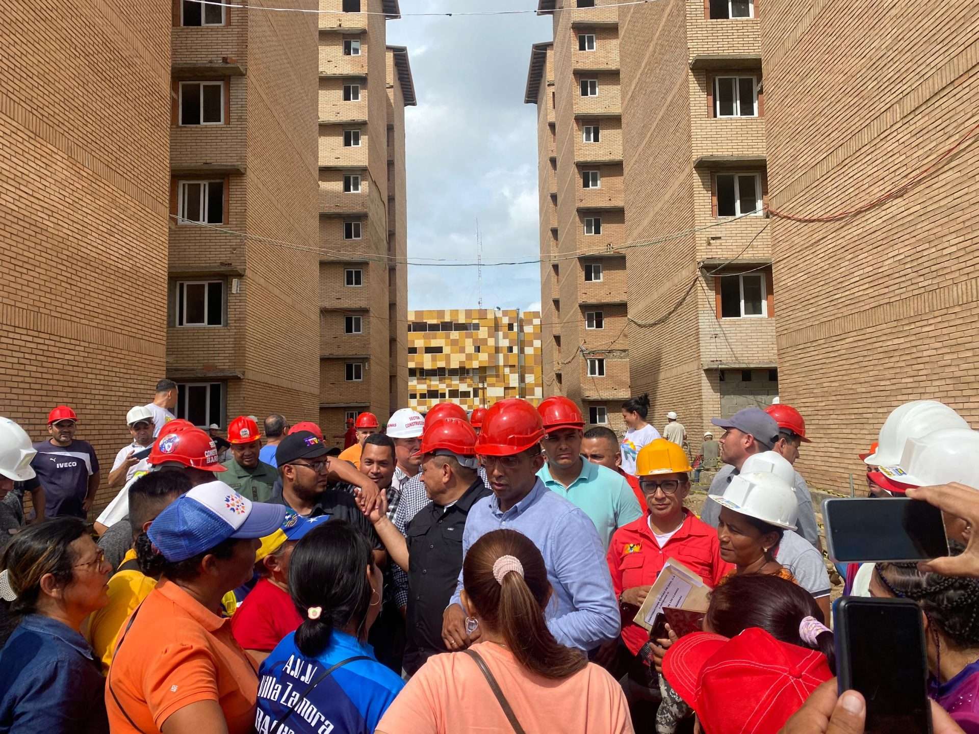 Avanza plan de sustitución de techos de asbesto en Barinas 