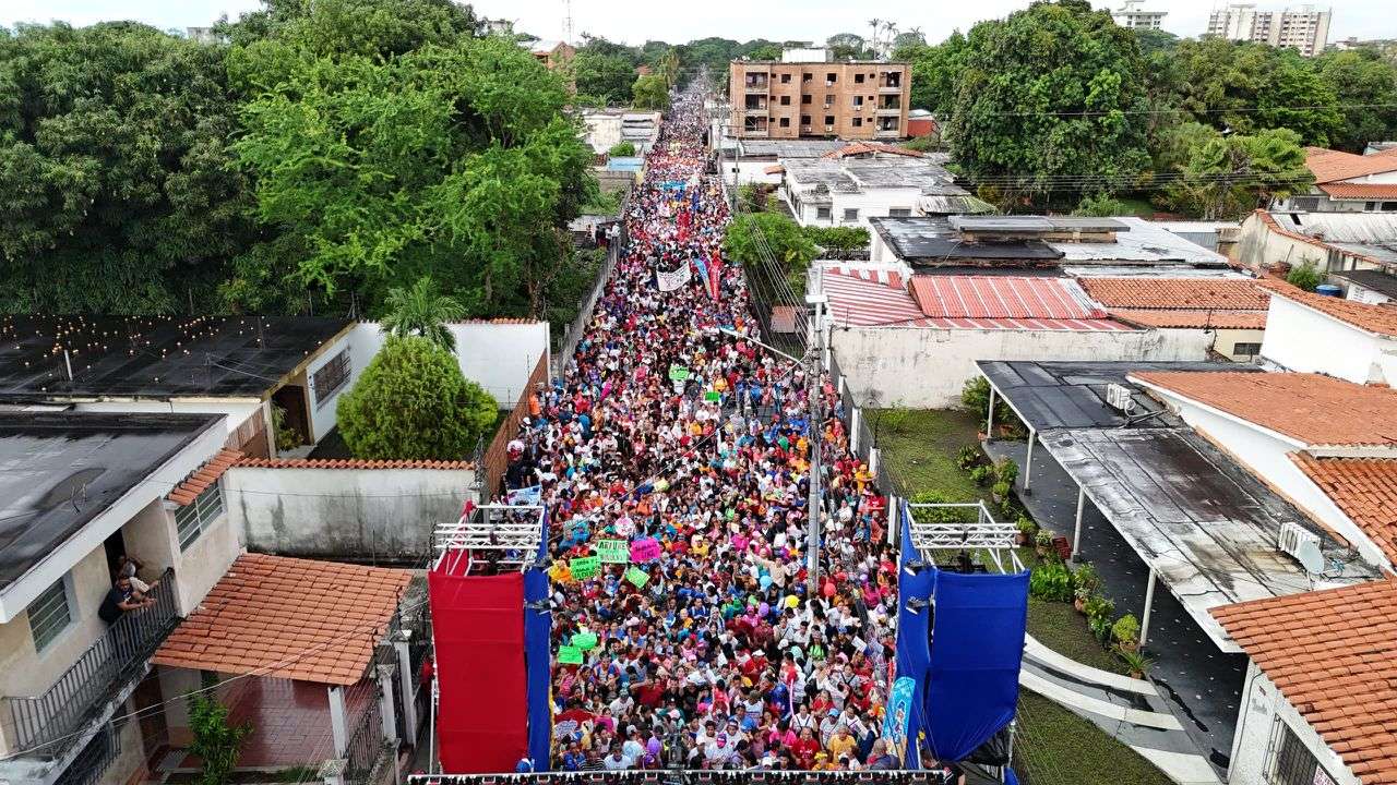 Ni la lluvia paró marcha del chavismo en Portuguesa
