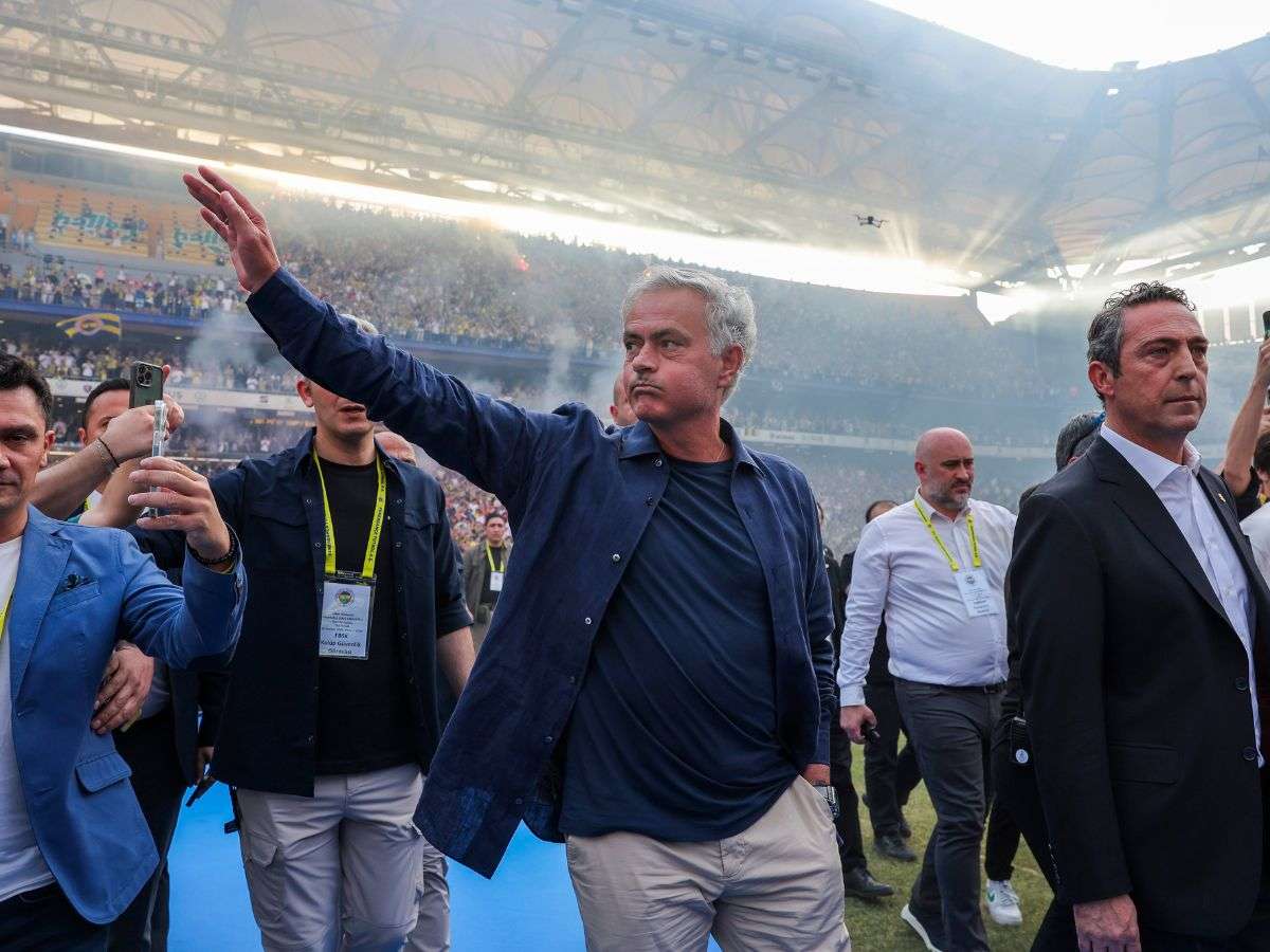 Mourinho es el nuevo DT del Fenerbahce
