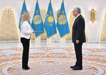 Embajadora de Venezuela en Kazajistán presentó Cartas Credenciales