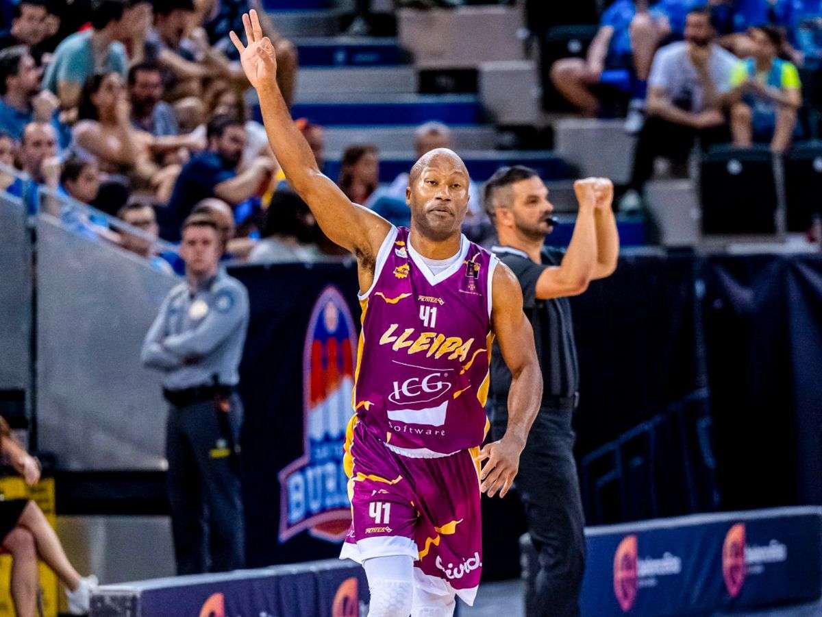 Kenneth Hasbrouck llega a reforzar a Spartans
