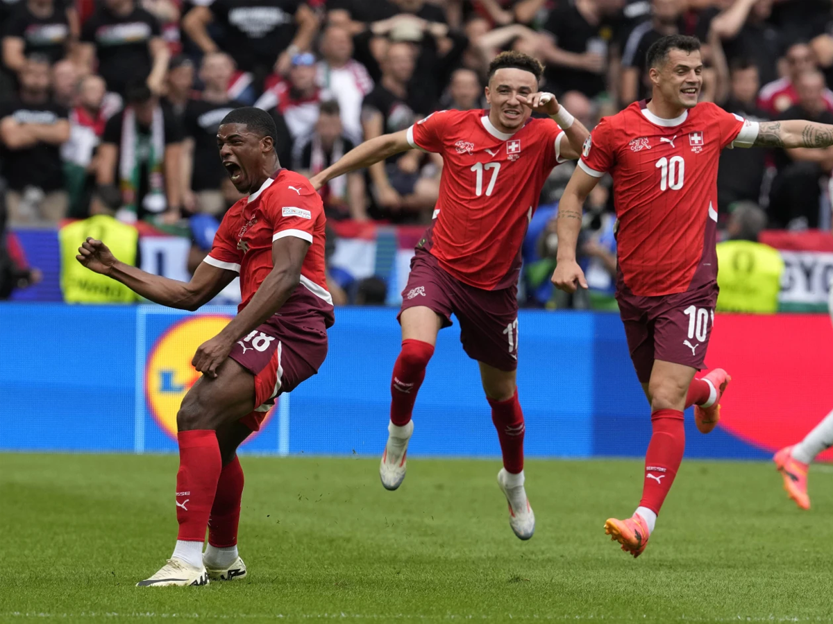 Suiza sumó de a tres en su estreno ante Hungría