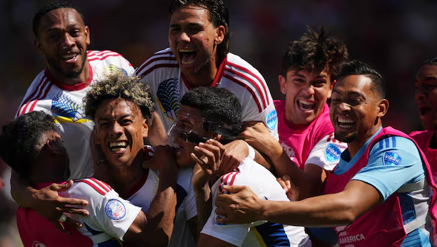La Vinotinto remonta y le gana 2-1 a Ecuador