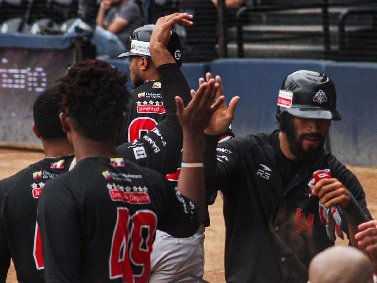 Líderes noqueó a Caciques y asaltó el segundo lugar