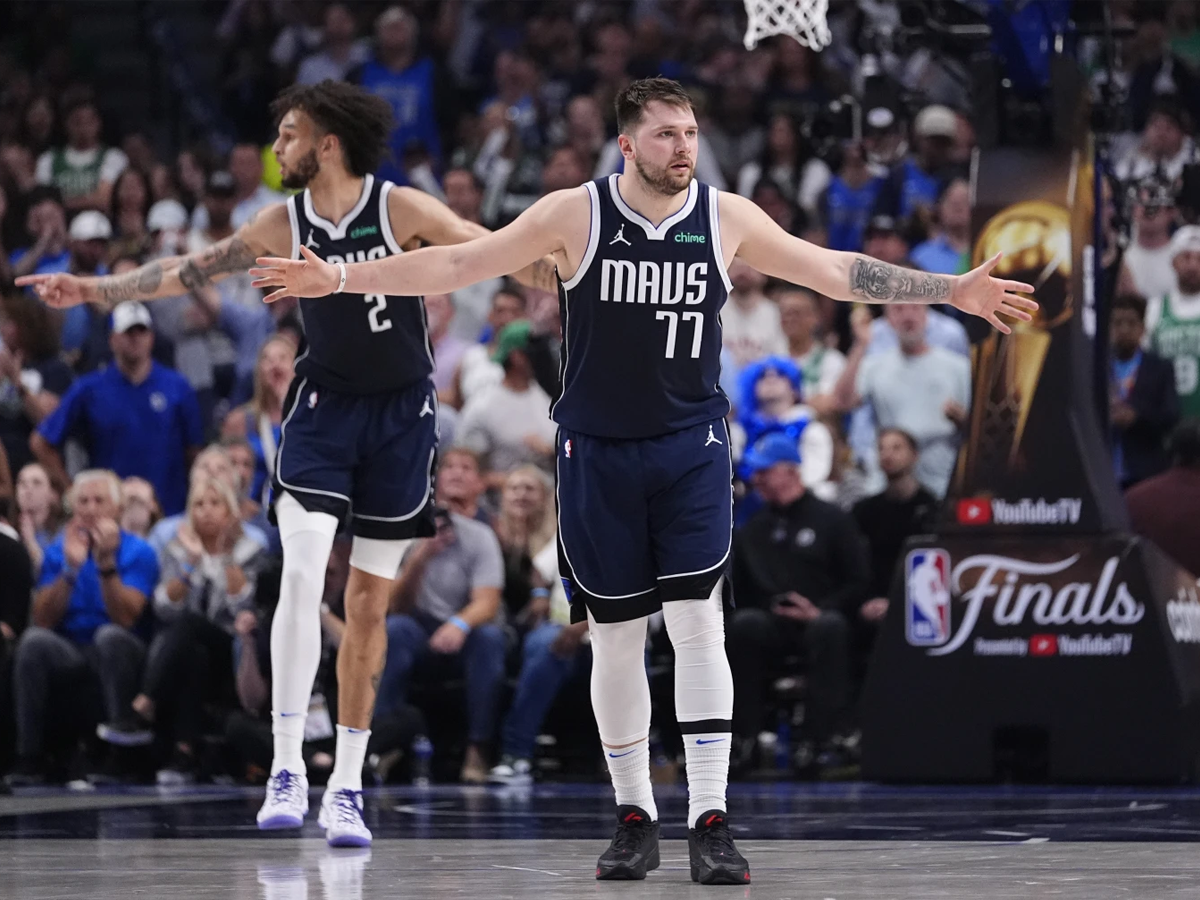 Mavericks hacen respetar su casa y esquivan la barrida