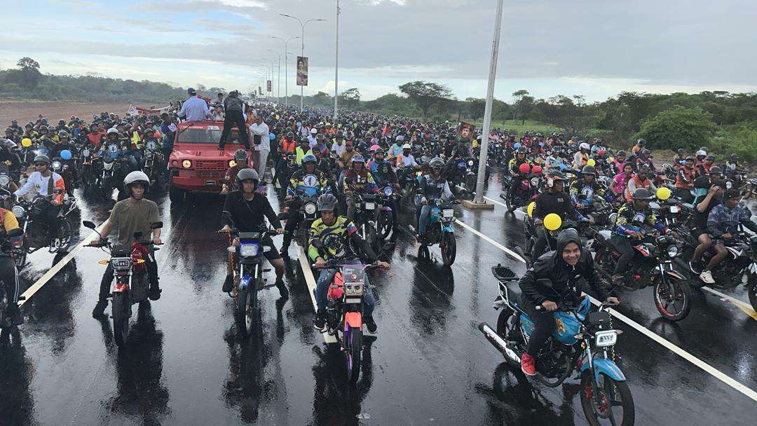 Maduro inaugura avenida La Costanera en Barcelona