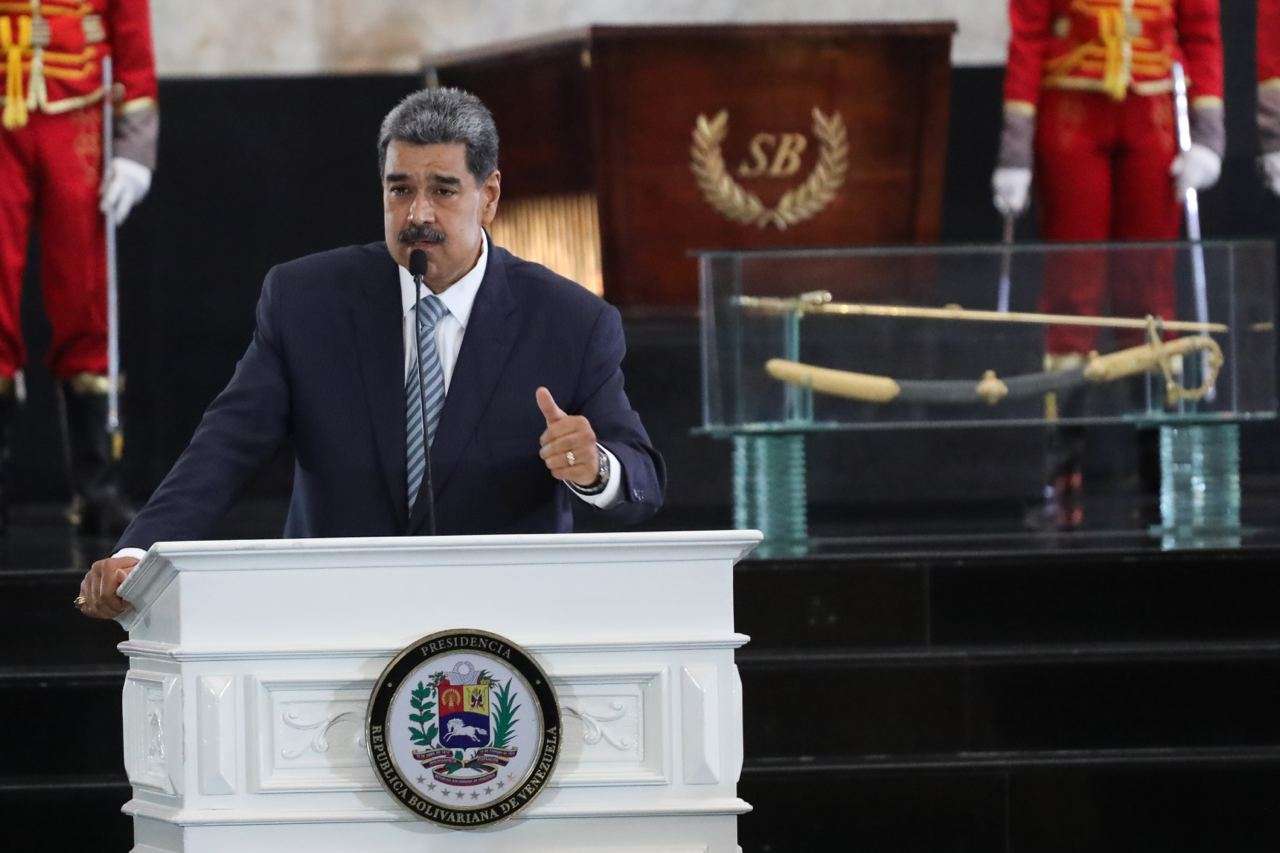 Presidente Maduro ordena editar libro sobre la vida de Cristóbal Mendoza