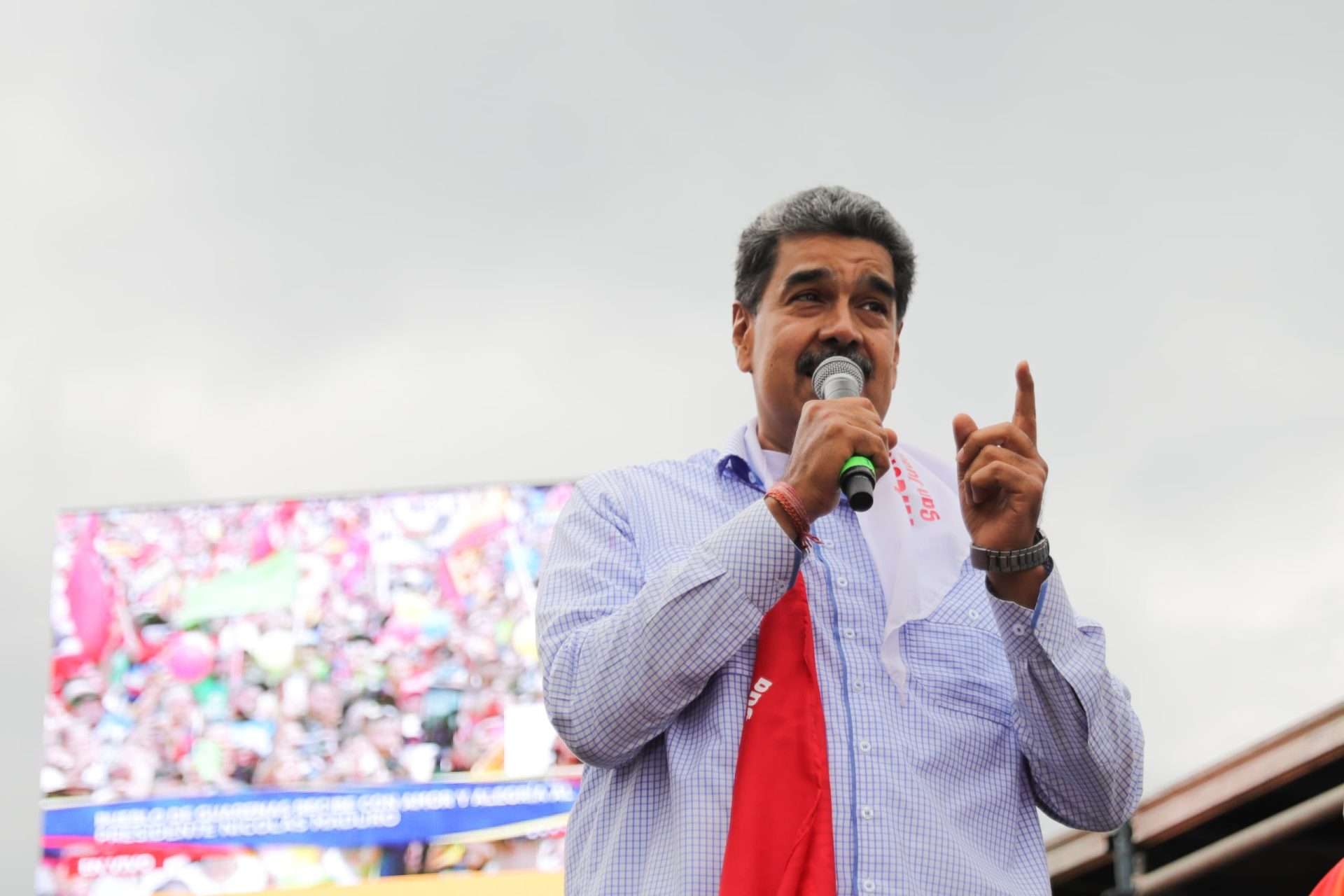 Maduro: Si EEUU quiere petróleo debe pagarlo al precio del mercado