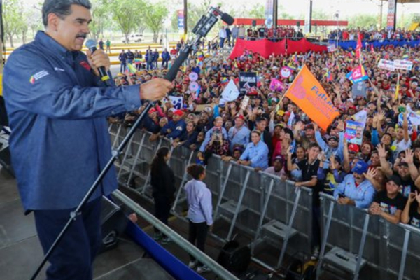 Venezuela firma contratos con países BRICS para invertir en empresas públicas