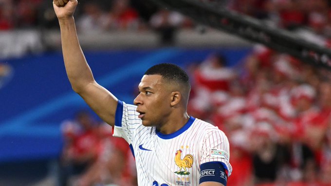 "No será operado" Mbappé se fracturó la nariz y fue evaluado en el hospital, no requerirá cirugía