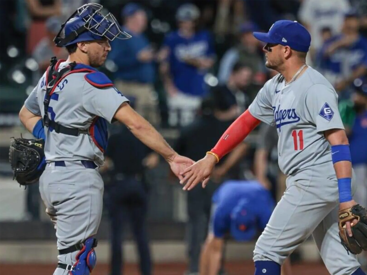 Miguel Rojas triplicó y Dodgers evitaron barrida
