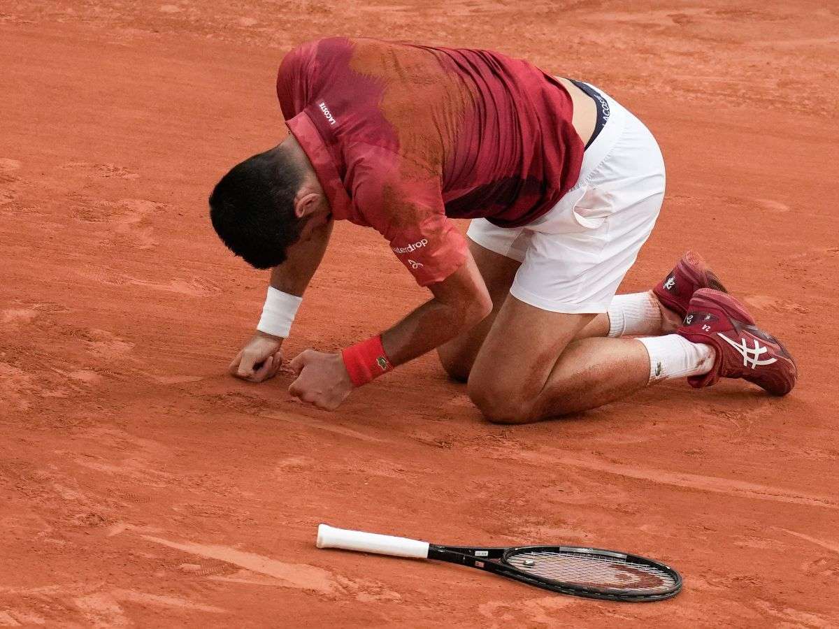 Djokovic deja el Roland Garros por lesión