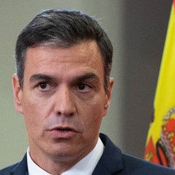 Pedro Sánchez refuta a Milei que la justicia social no es una aberración