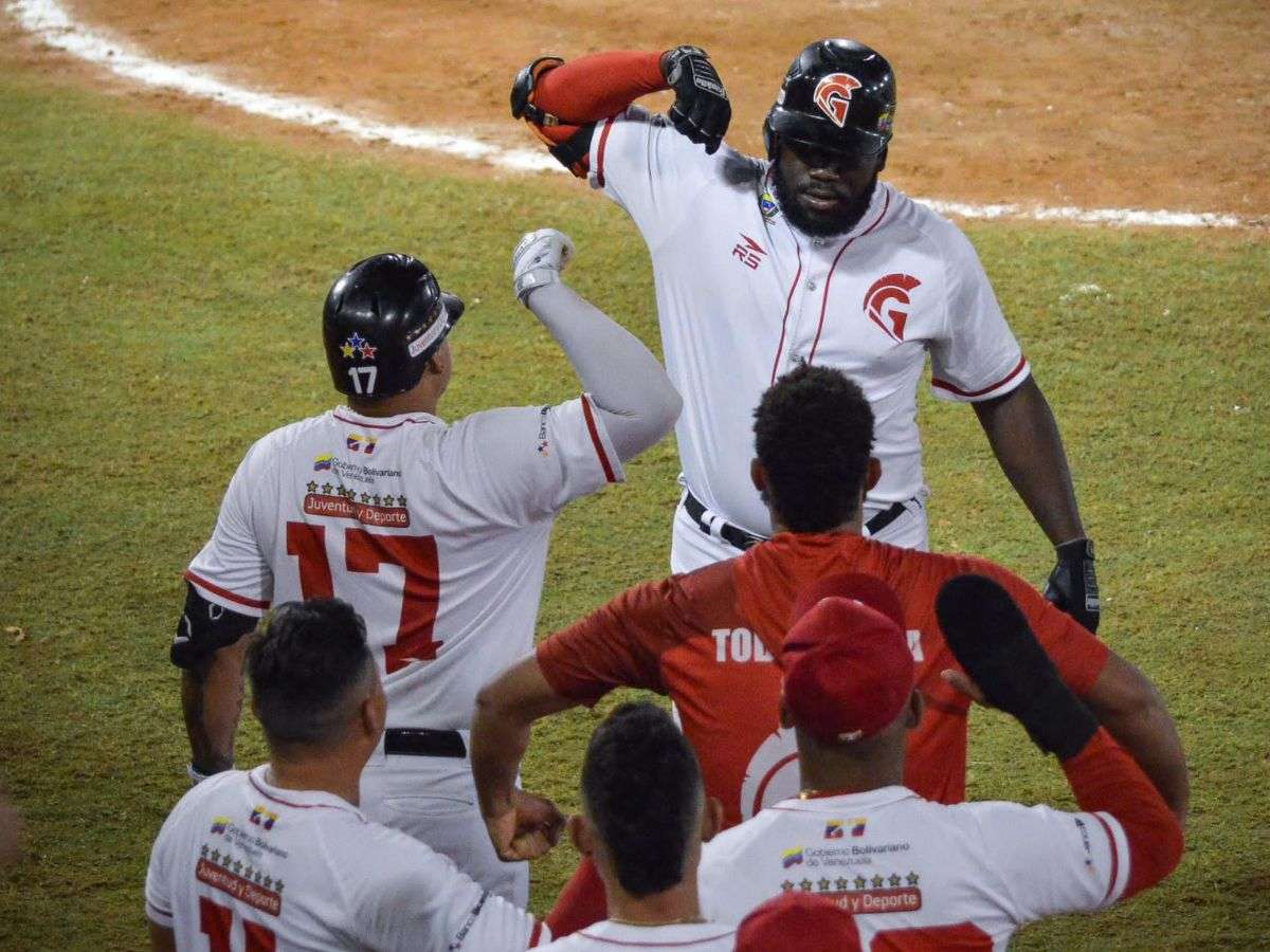 Guerreros le ganó el duelo de batazos a Senadores
