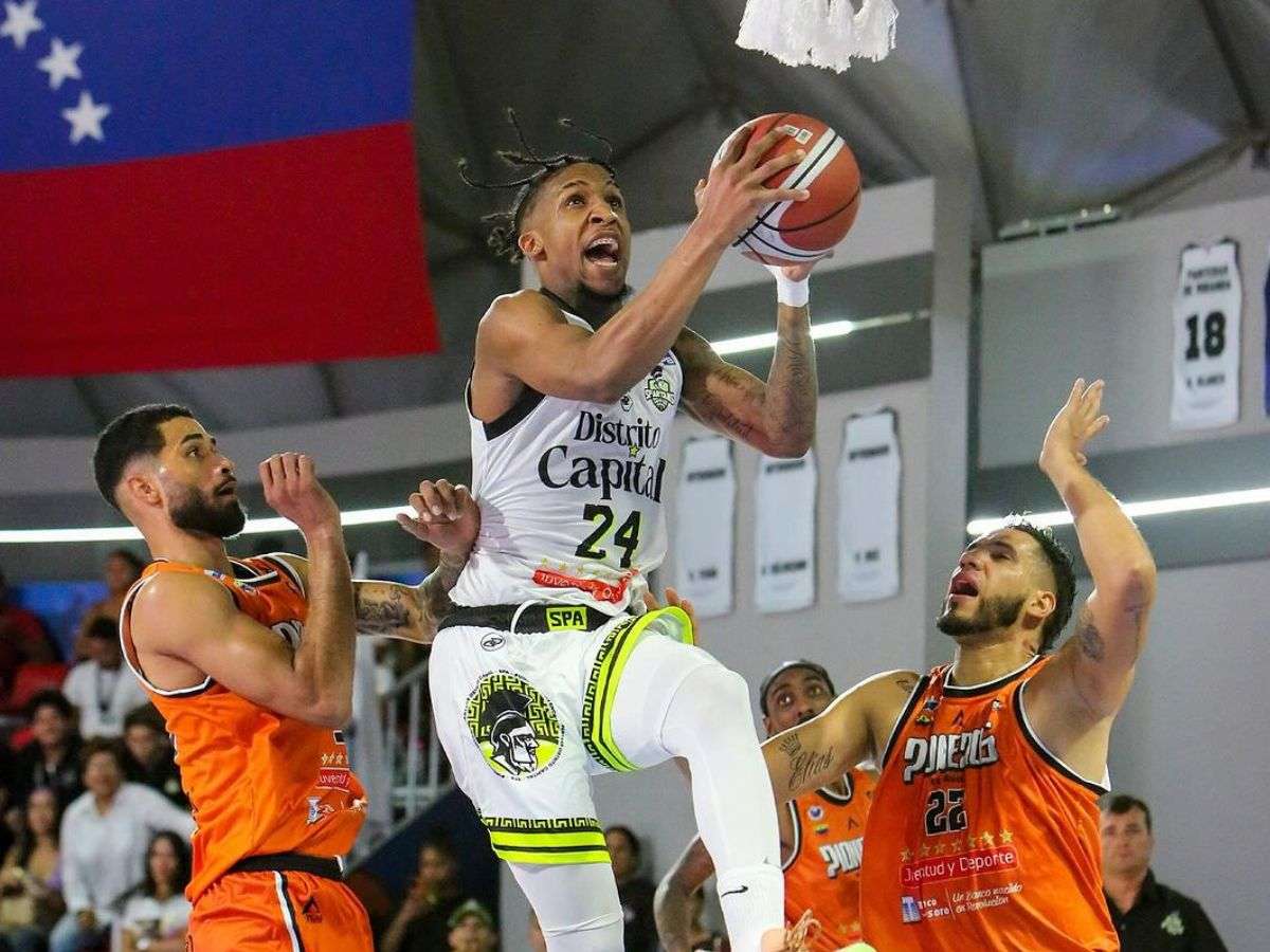 Spartans pudo salvar el juego ante Pioneros