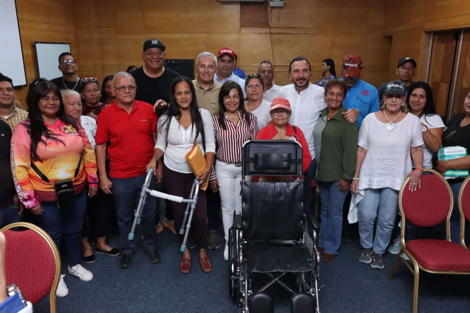 En Nueva Esparta se han entregado más de mil ayudas sociales con el 1x10