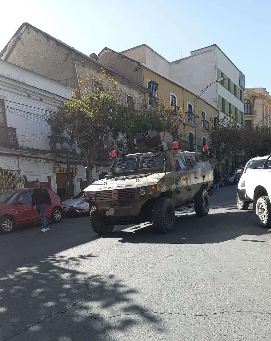 Presidente Arce denuncia movilizaciones irregulares de unidades militares