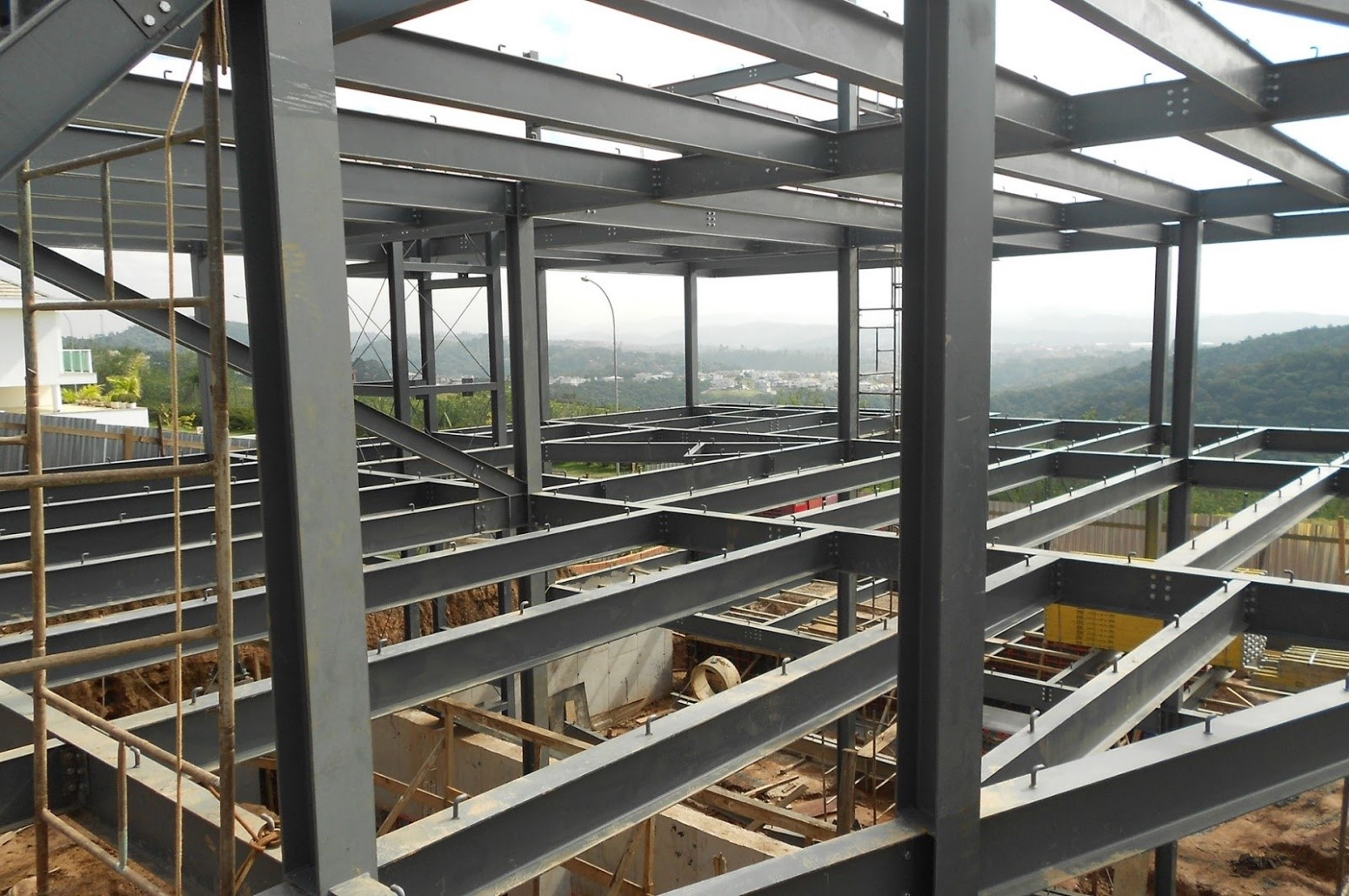 Principios y Técnicas Utilizados en el Diseño de Estructuras para Edificios e Infraestructuras 