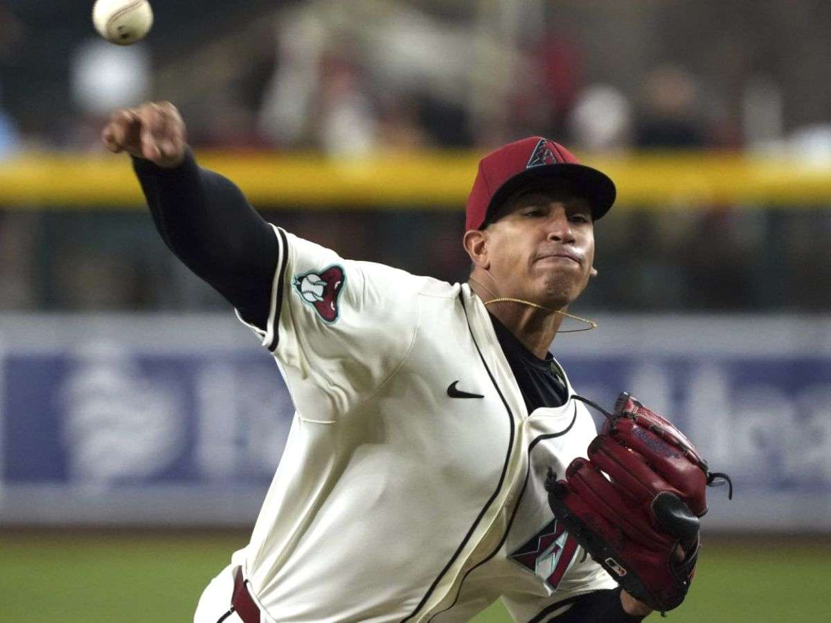 Yilber Díaz logra su primera victoria en MLB