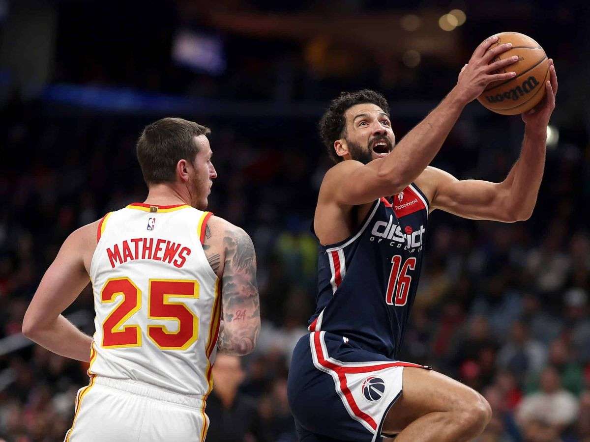 Anthony Gill extiende su estancia con Wizards