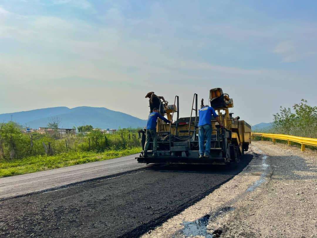 Recuperan 16 km de vialidad entre Lobatera y Ayacucho en Táchira