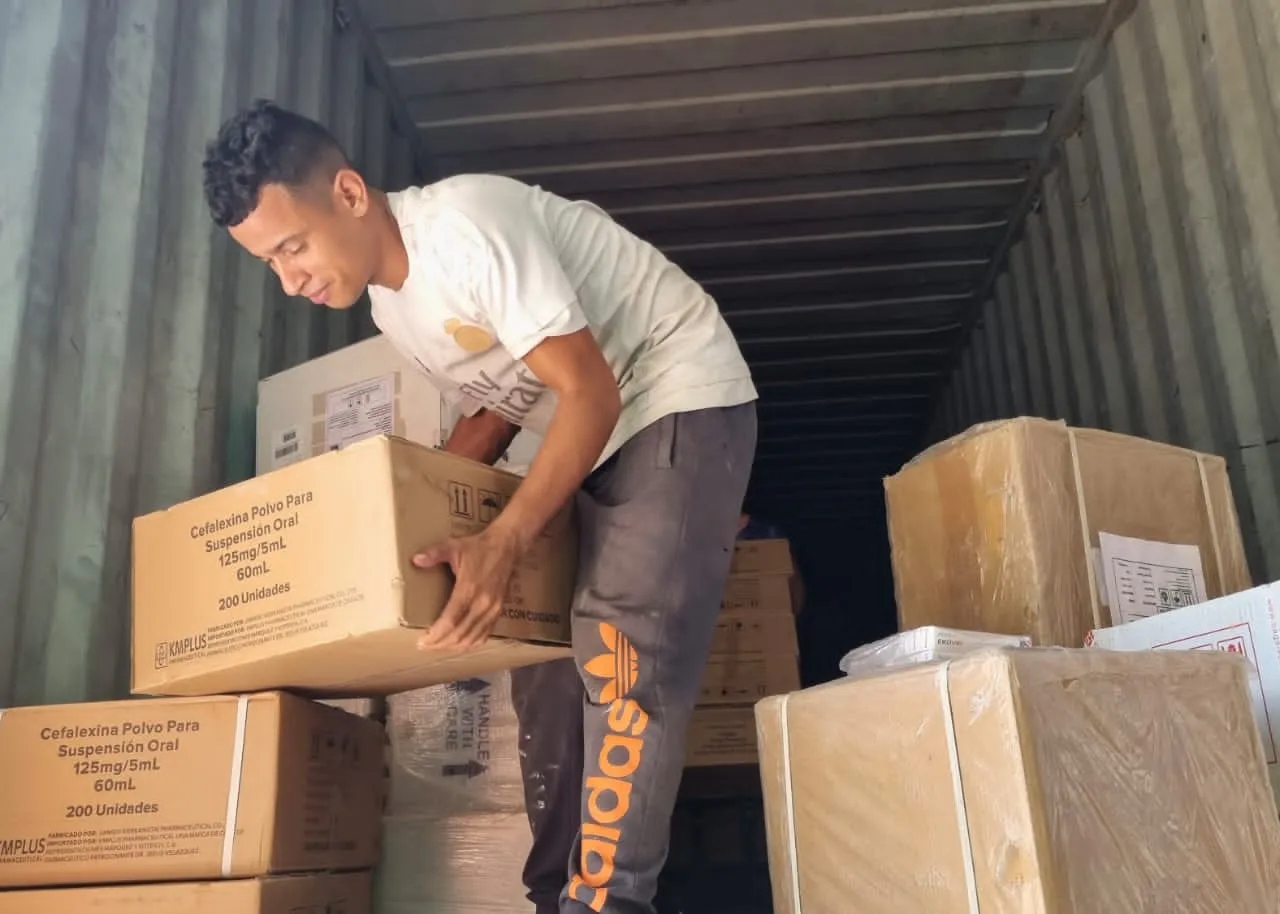 Llegó cargamento con insumos y medicamentos al Zulia