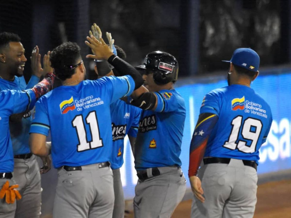 A fuerza de jonrones Delfines ganó en Caracas