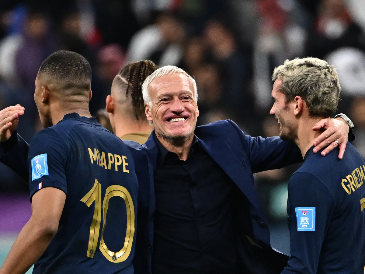 Deschamps seguirá al frente de Francia