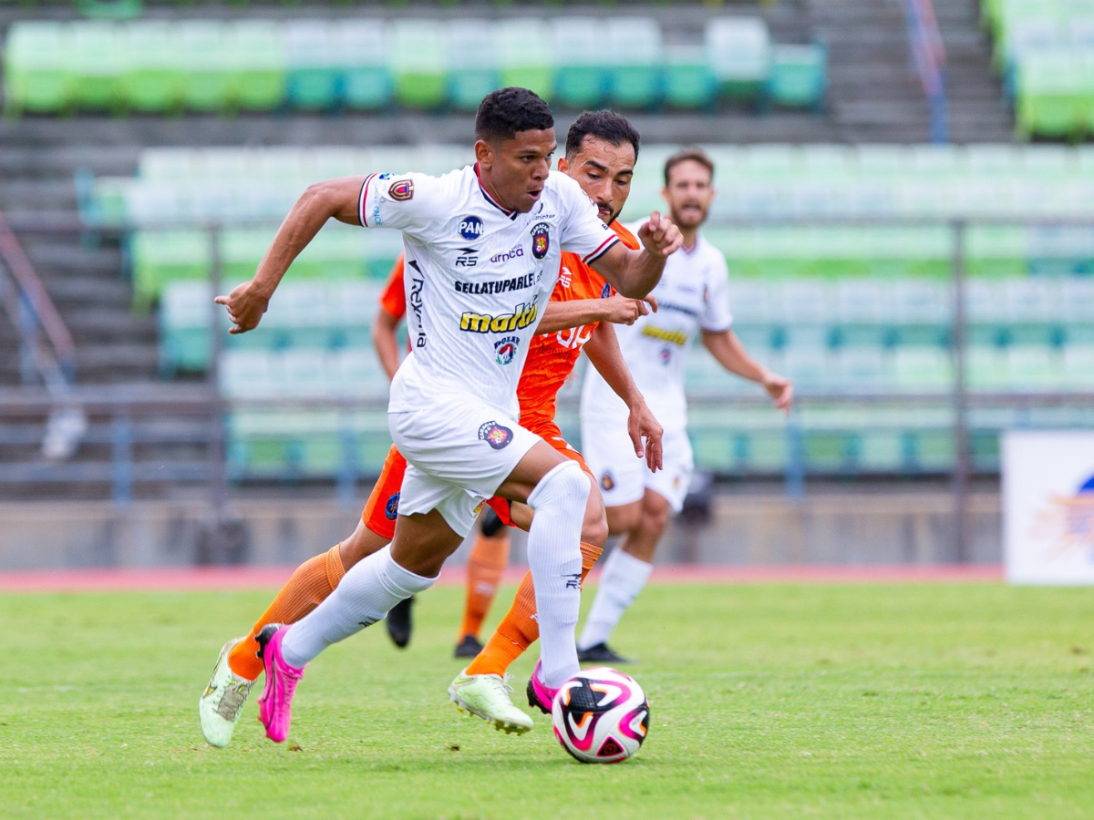Caracas empató en su debut en el Clausura