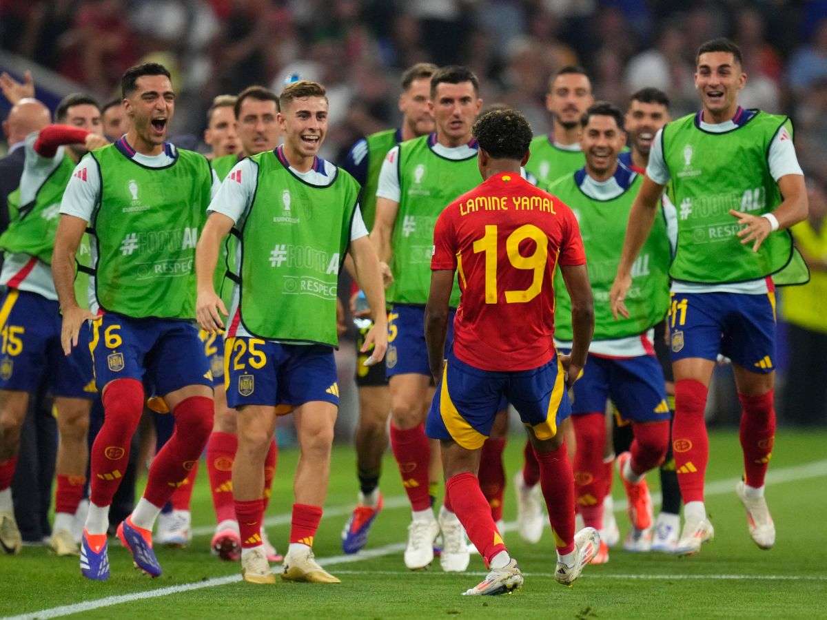 España inscribió su nombre en la final de la Euro