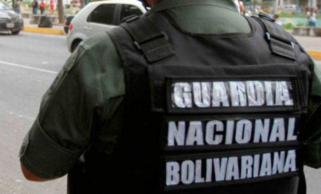 Agarraron a sujeto con una granada en unidad de transporte público de Apure