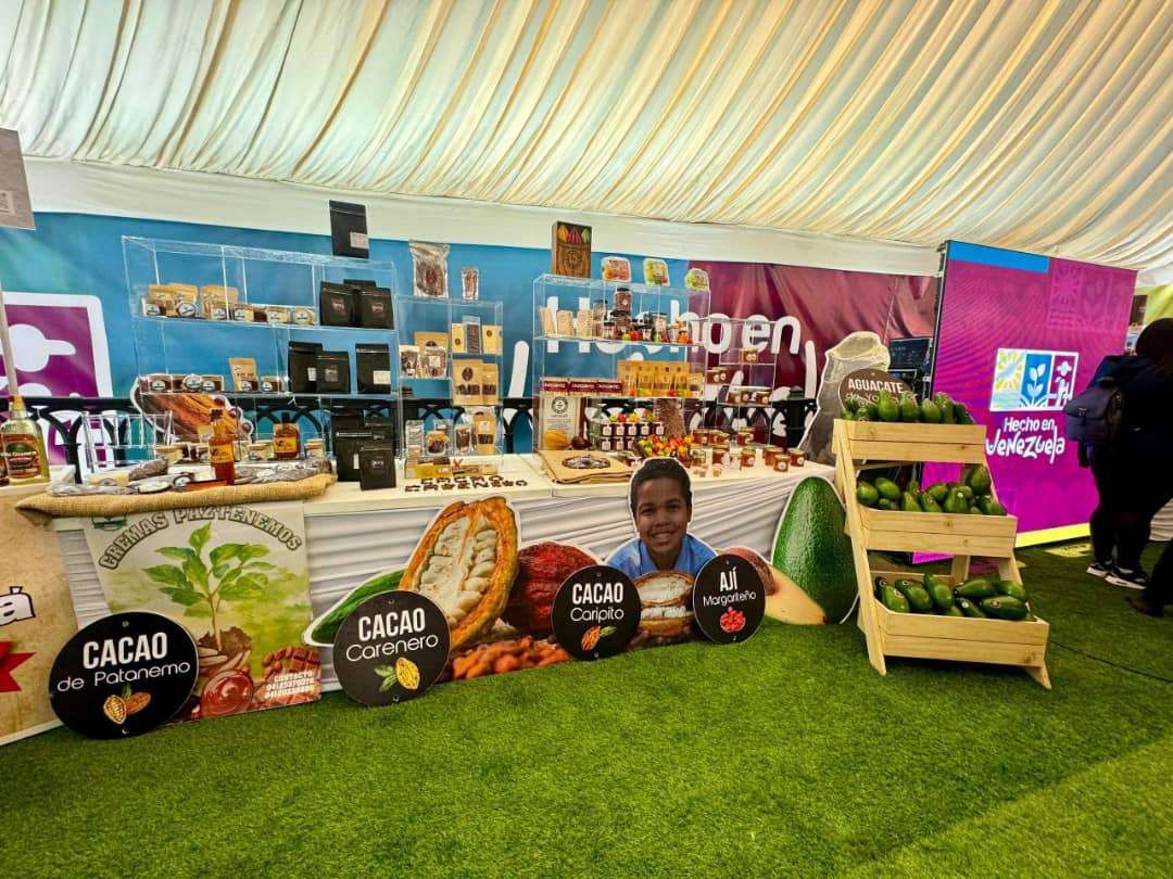 Realizan feria de marcas Hecho en Venezuela en Plaza Bolívar de Caracas