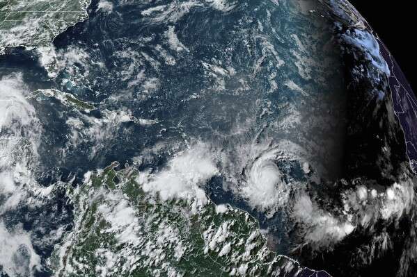 Huracán Beryl pasará por el mar Caribe venezolano