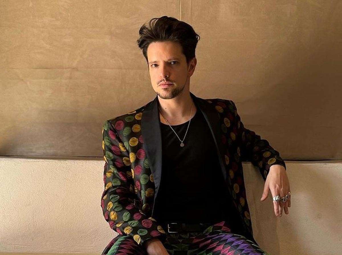 Lasso debuta en la cumbia en "Siempre llegas tarde"