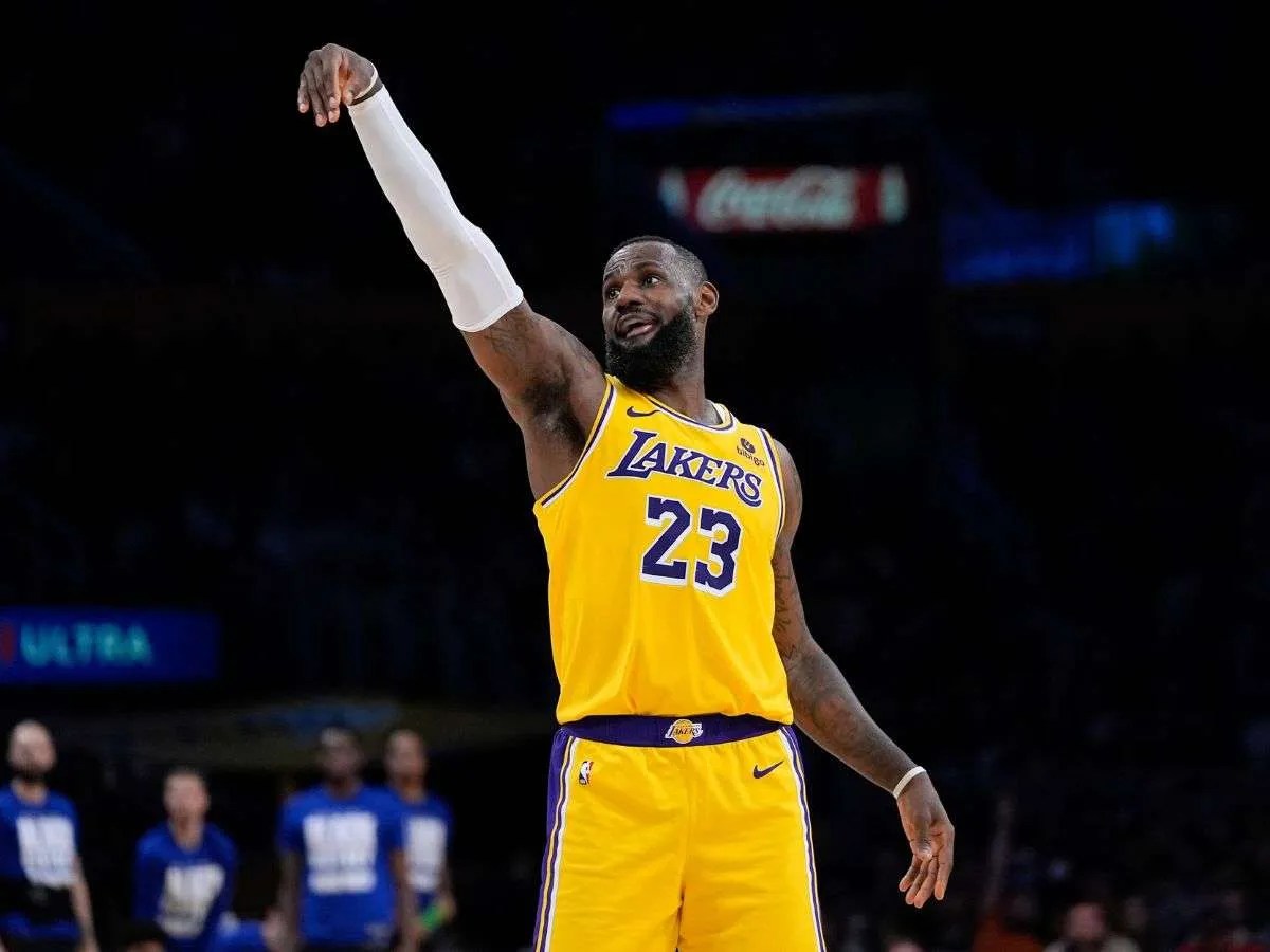 LeBron James seguirá con los Lakers