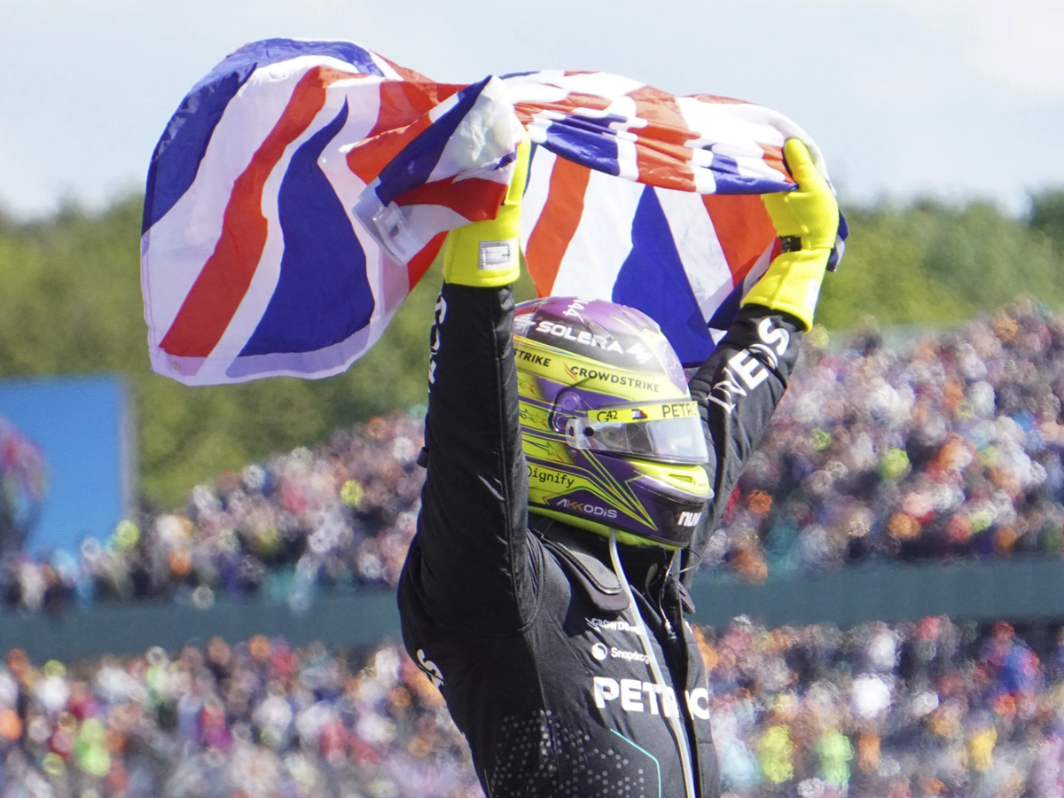 Hamilton gana por novena vez en Silverstone