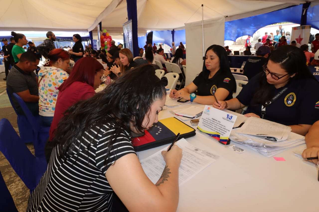 Más de 137 mil personas han sido atendidas en tribunales móviles